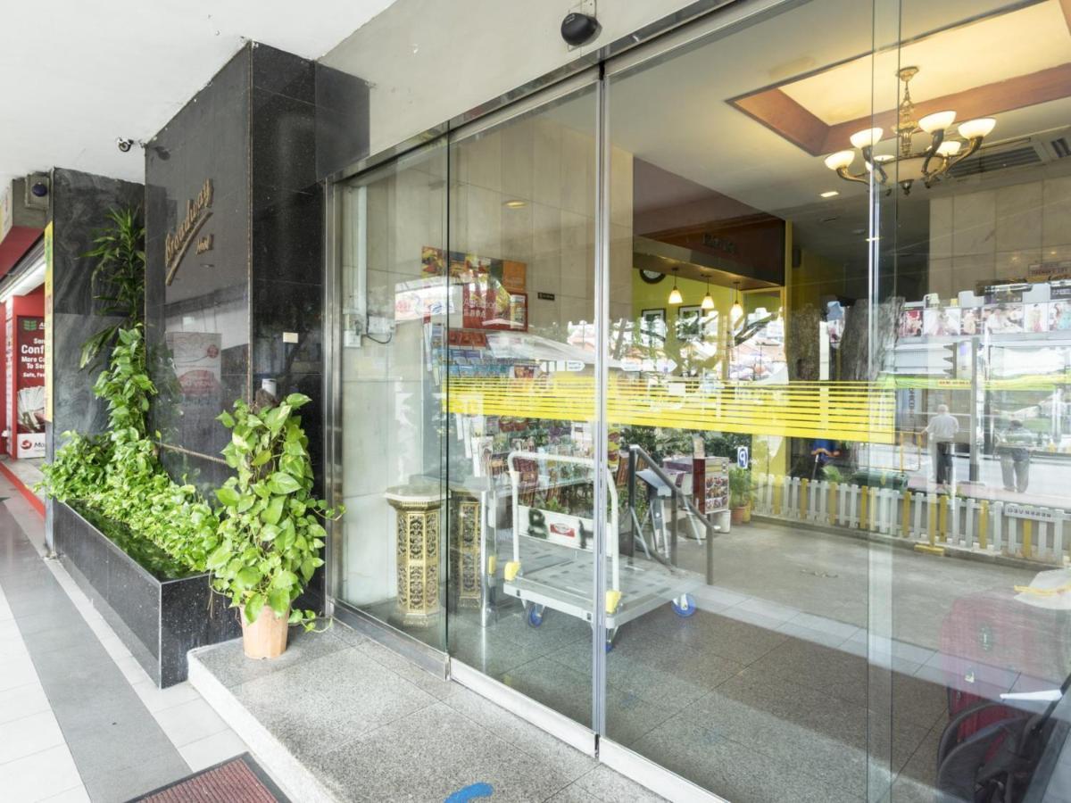 L Hotel At Broadway Singapore Bagian luar foto