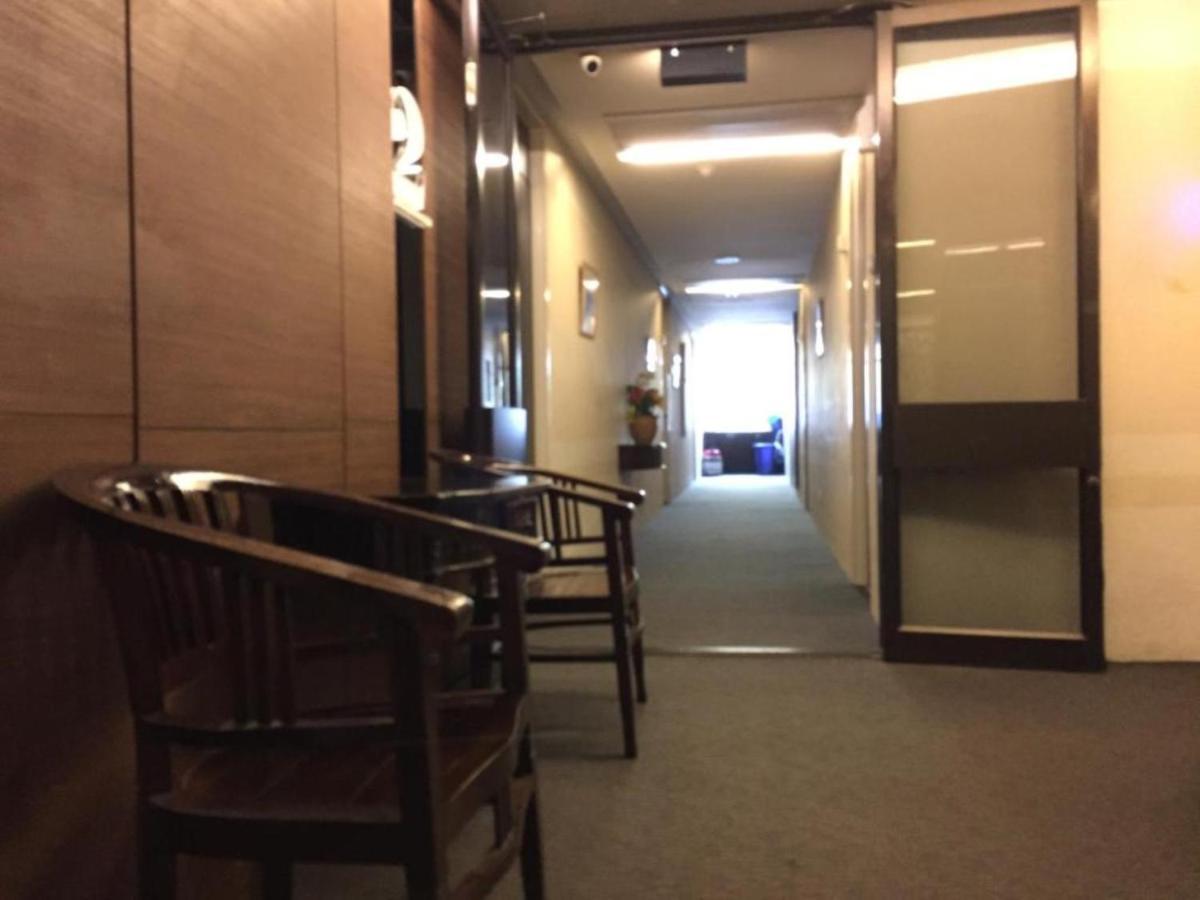 L Hotel At Broadway Singapore Bagian luar foto