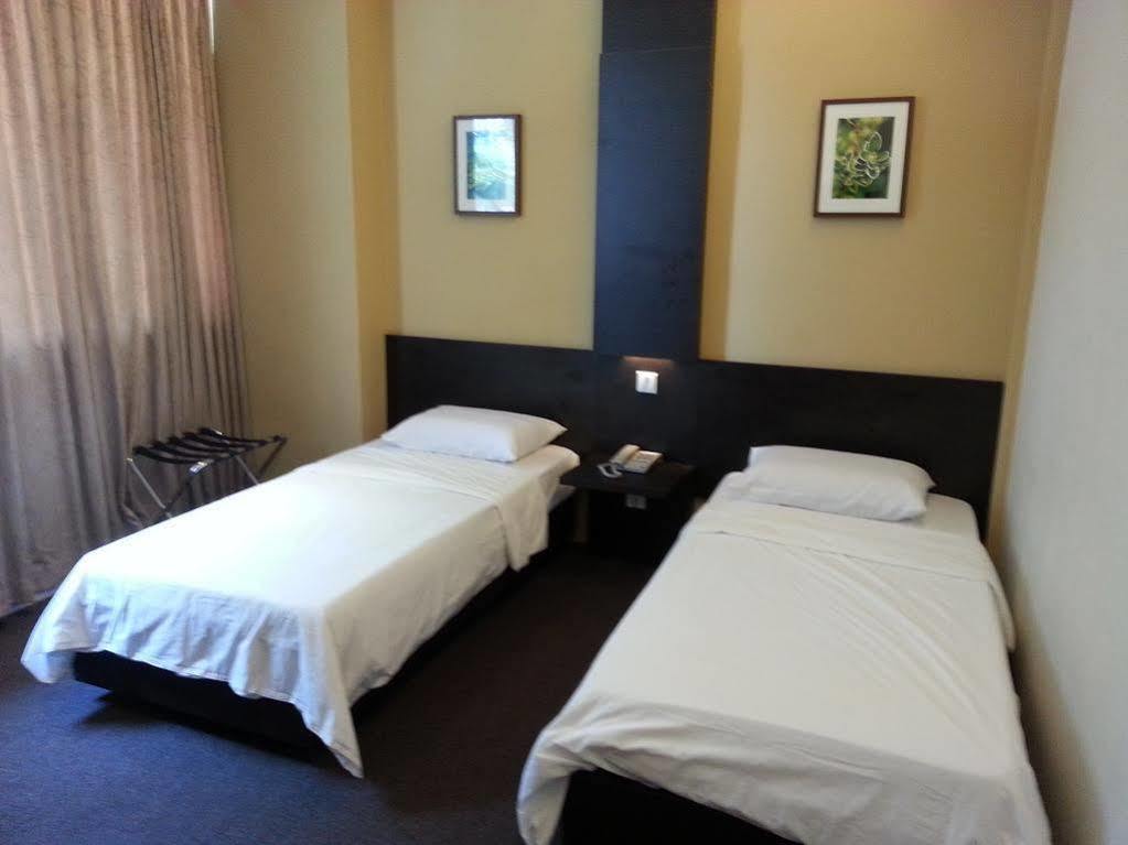 L Hotel At Broadway Singapore Bagian luar foto